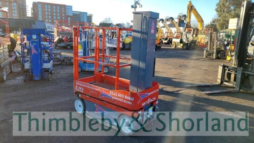 Skyjack SJ12 mast lift (2014) MA1004999