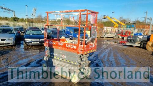 Skyjack SJ3219 electric scissor lift (2014) MA1005657