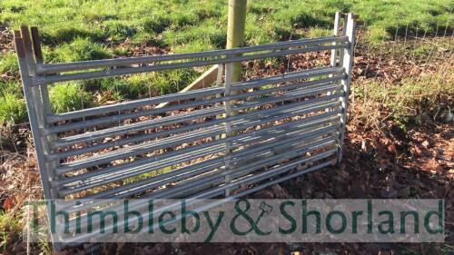 4 no 6ft sheep hurdles