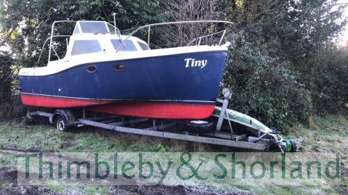 Hunter Landev 20 boat 75hp Honda outboard engine, sleeps 4, kitchen c/w trailer, fish finder and navigation (contents not included)