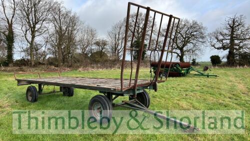 20ft turn table bale trailer with front rade