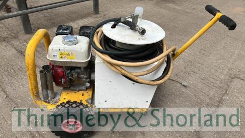 Brendon petrol power washer and hose