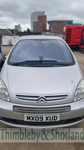 CITROEN XSARA PICASSO DESIRE 16V, MX09XUD Date of registration: 29/05/2009 1587cc, Petrol, Manual, Silver Odometer reading at last MOT: 151,194 miles MOT expiry date: 03/08/2022 No key, V5 available