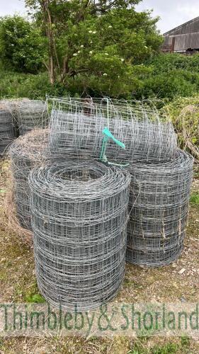 5 rolls of stock netting