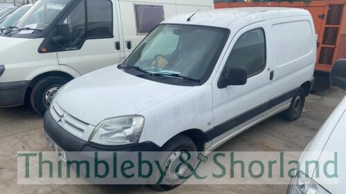 CITROEN BERLINGO 600 HDI LX 75 - HF56 JNX Date of registration: 30.11.2006 1598cc, manual, diesel, white Odometer reading at last MOT: 113547 miles MOT expiry date: 01.10.2021 No key, V5 available