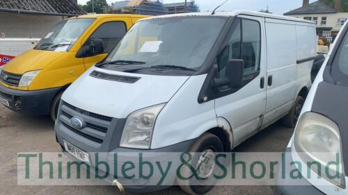 FORD TRANSIT 85 T260M FWD - N50 HWF Date of registration: 30.09.2010 2198cc, diesel, manual, white Odometer reading at last MOT: 248800 miles MOT expiry date: 05.01.2022 No key, V5 available