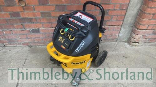 Dewalt DWV902M vacuum