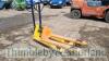 2 pallet trucks - 3