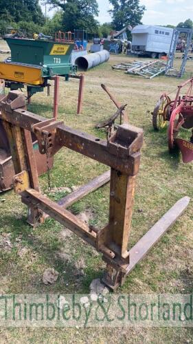 Tractor mounted forks