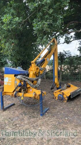 Bomford Falcon 5.5 flail hedge cutter with A frame (2008)