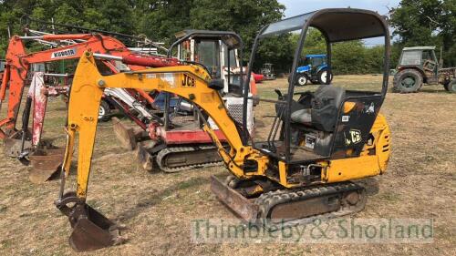 JCB 801.5 with 3 buckets