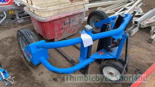 Rough terrain pallet truck