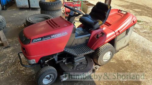 Honda 2218 hydrostatic tractor mower with collector