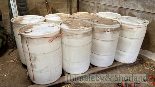 8 plastic 40 gallon drums