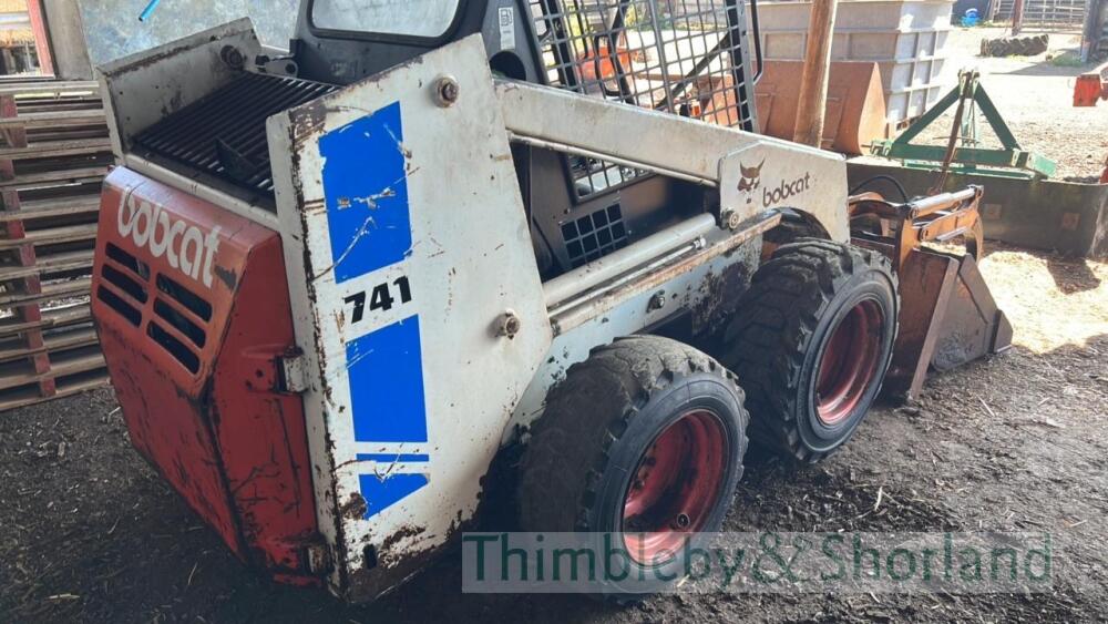 Bobcat 741 Skidsteer Loader With Bucket And Whites Dung Grab Plus Extra ...