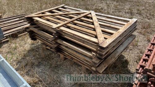 9 wooden hurdles