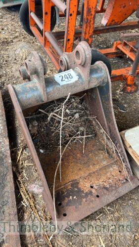 18in mini digger bucket