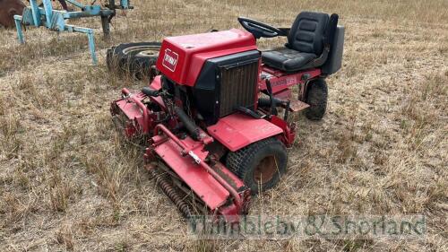 Toro Reelmaster 216D triple mower Engine starts and runs, hydraulic system in gwood working order. cylinders require maintenance. Easy conversion to yard scraper