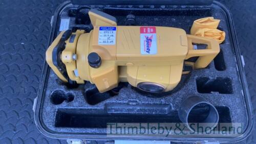 Topcon GTS 236N total station