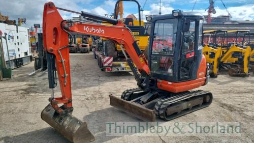 Kubota KX71-3 mini digger (2014) With red and black keys