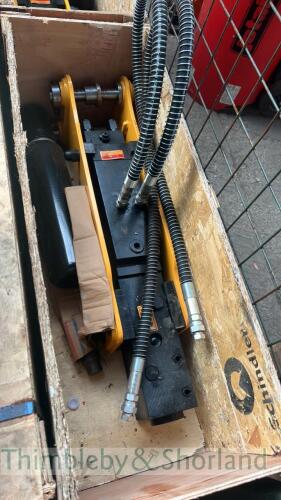 CQ 450 Hydraulic excavator breaker