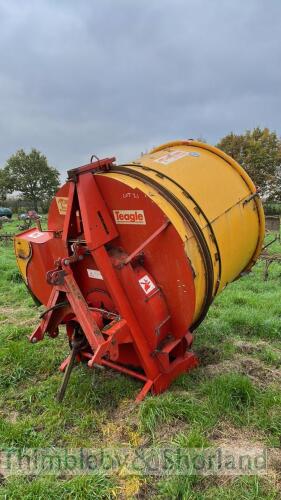 Teagle Tomahawk 4040 round bale shredder