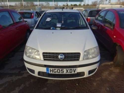 FIAT PUNTO ACTIVE 8V - HG05 XDV Date of registration: 30.06.2005 1242cc, petrol, 5 speed manual, white Odometer reading at last MOT: 56,724 miles MOT expiry date: 06.01.21 No key, V5 available