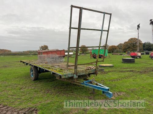 Single axle bale trailer