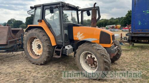 Renault Ceres 95X twin shift tractor Registration No: L567 KVJ 1474 hrs