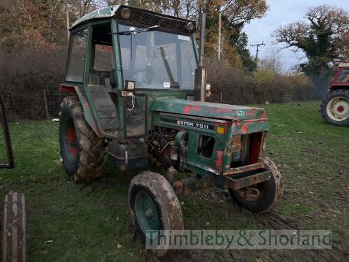 Zetor 7011 tractor