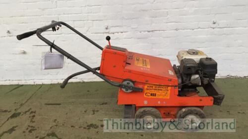 Husqvarna Petrol turf cutter