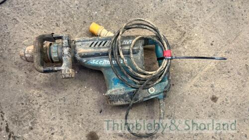 Makita HM1213C breaker