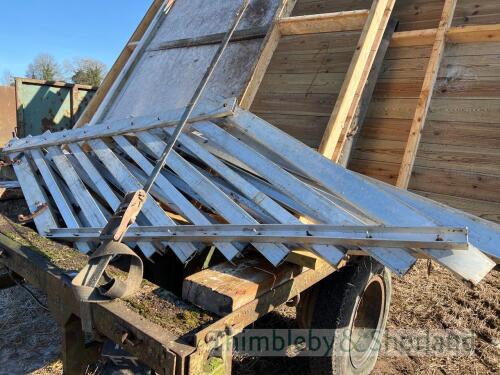 Trailer livestock gates