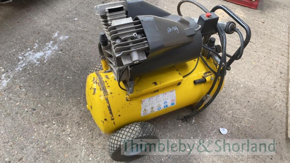 Cosmo air compressor Reading Auction of Contractors Plant April 2023 ...