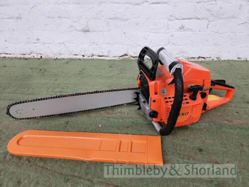 Deko petrol chain saw