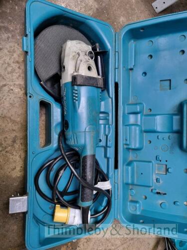 Makita GA9020 angle grinder