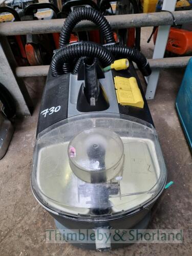 Karcher Puzzi with hose and lance