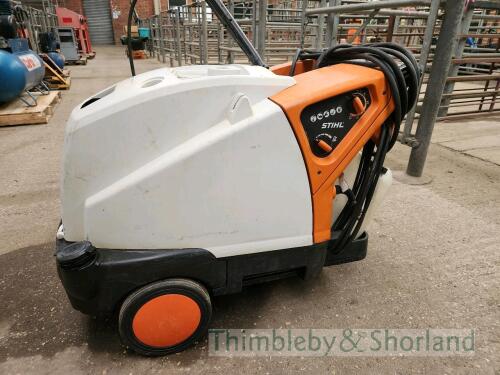 Stihl RE551 steam cleaner