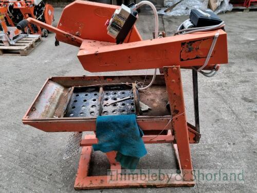 Redband brick saw 110v