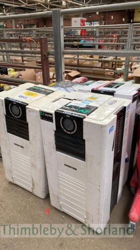 4 air conditioning units