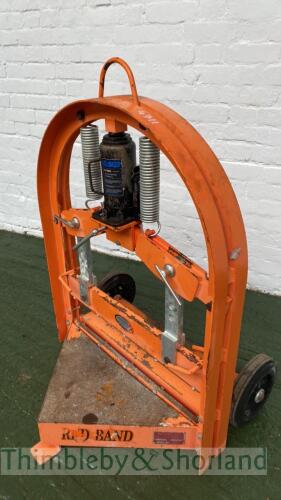 Redband hydraulic block cutter