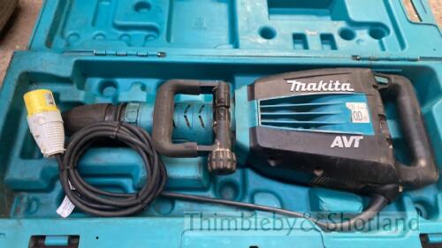 Makita HM1214C breaker