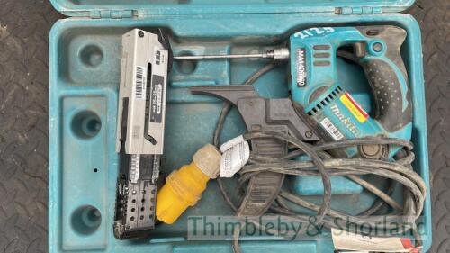 Makita 6843 auto feed screw gun