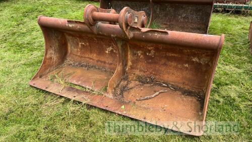 Excavator bucket