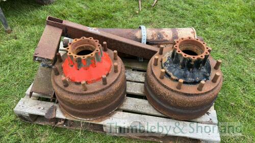 Lorry hubs