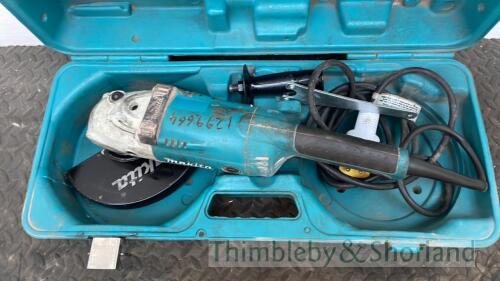 Makita GA9020 angle grinder