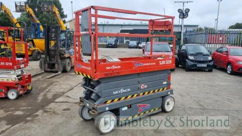 Skyjack SJ3226 electric scissor lift SR11002087 P202