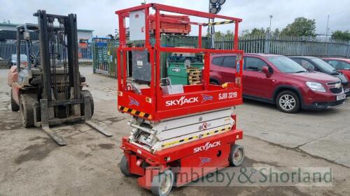 Skyjack SJ3219 electric scissor lift P203