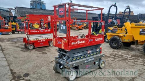 Skyjack SJ3219 electric scissor lift P204