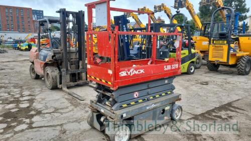 Skyjack SJ3219 electric scissor lift